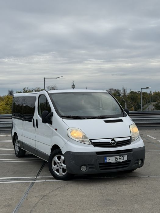 De vanzare opel vivaro 8+1