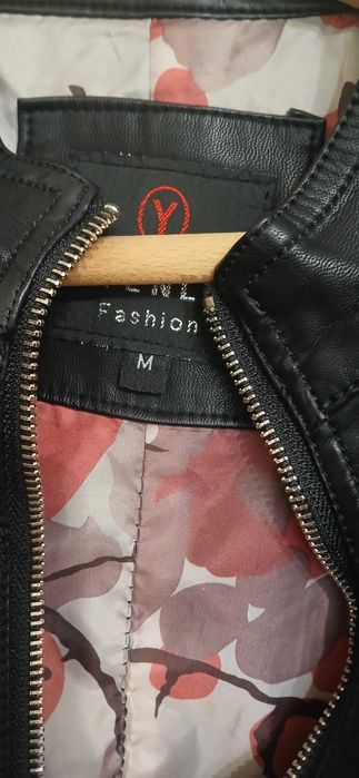 Кожено яке М размер