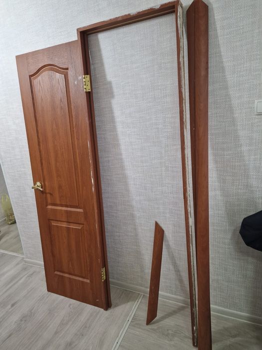 Дверь деревянная