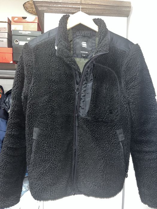 Продавам яке G-star