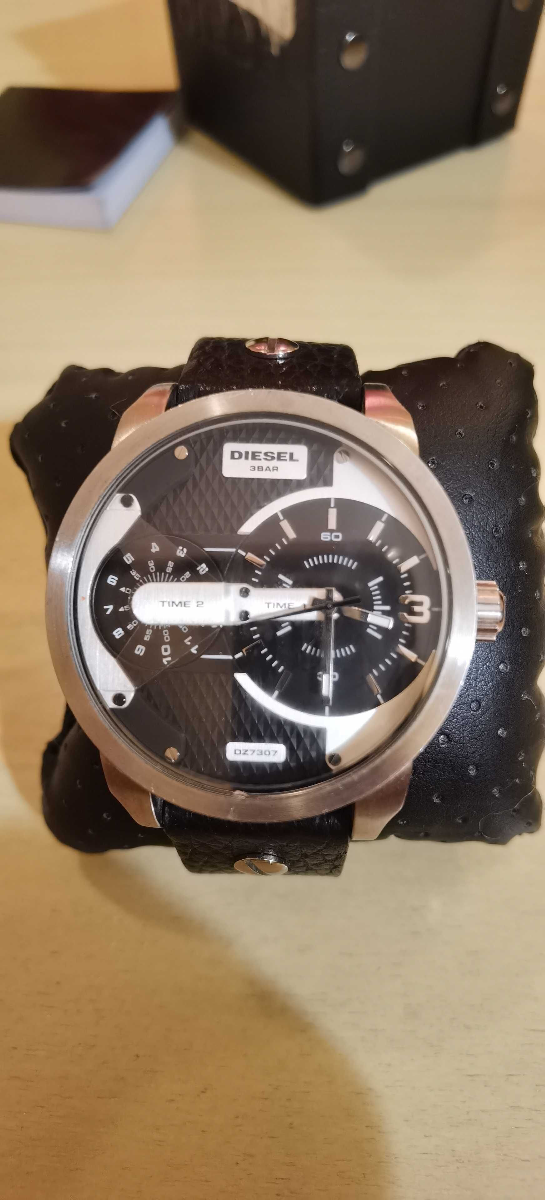 Часовник Diesel.