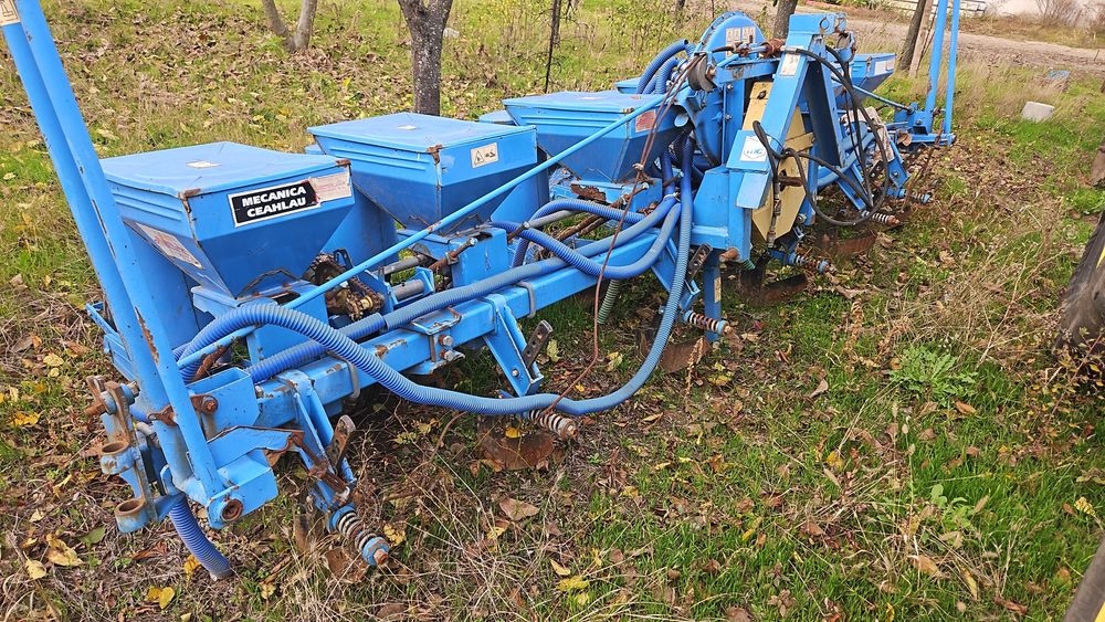 Vand semănătoare de porumb