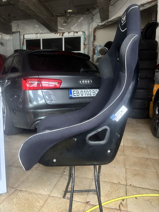 Спортни седалки Fanatec и OMP