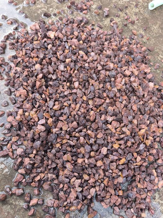 Piatră decorativa concasata granit calcar bej alb găbui