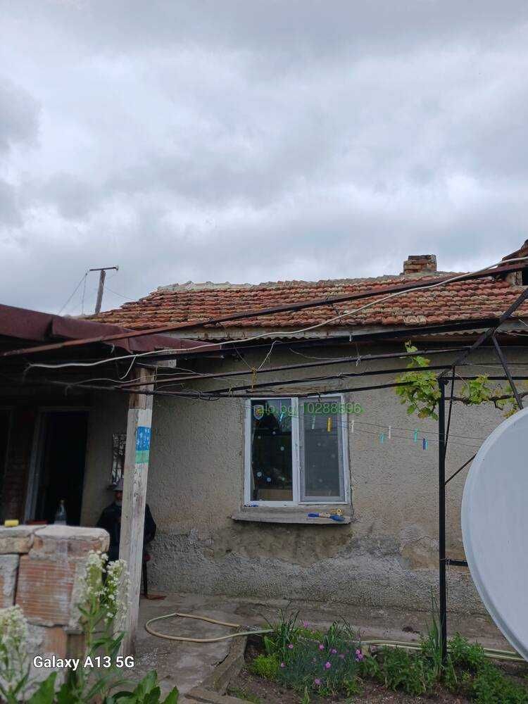 Къща за ремонт в Смолница
