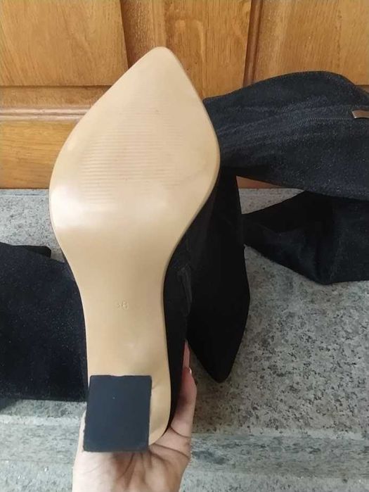 Нови високи ботуши с прозрачен ток на марката Stillo