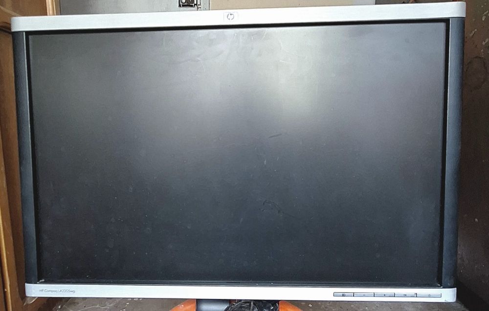 Monitoare HP si LG 2 buc