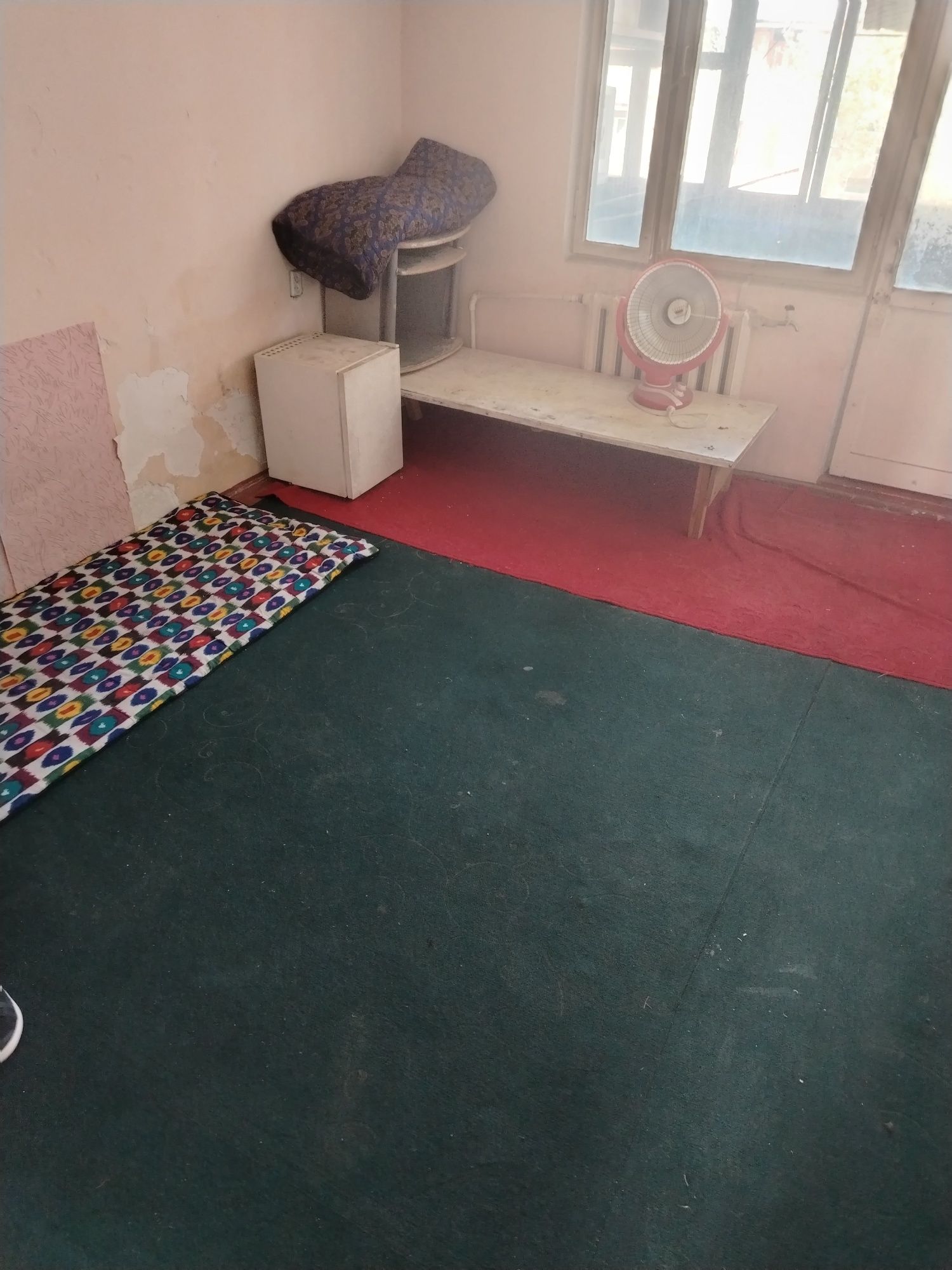 Arendaga 2 xonali uy beriladi faqat studentla uchun, remonti yoq