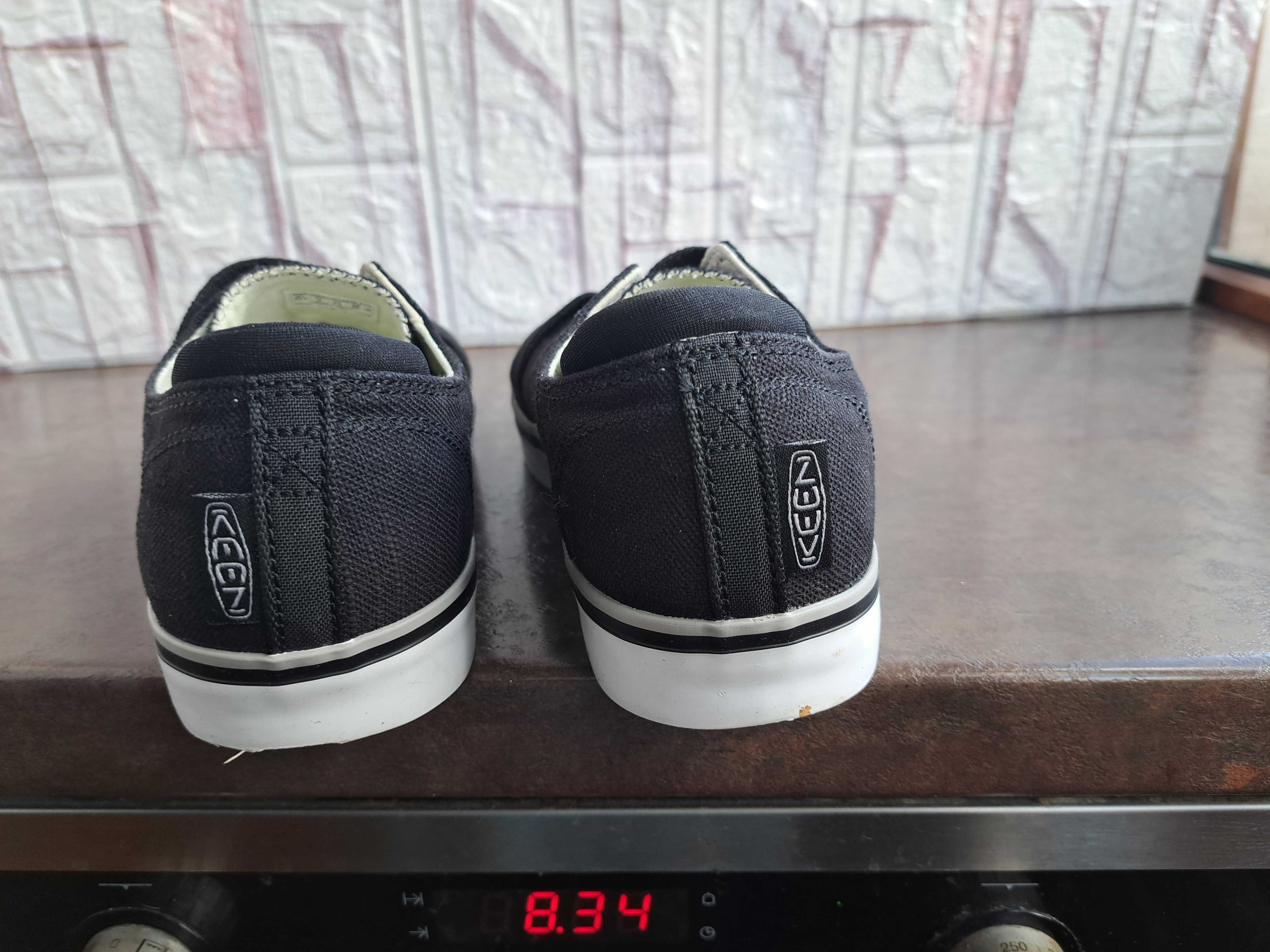 дамски маратонки,спортни обувки,кецове,гуменки,сникърси,Keen,39,5