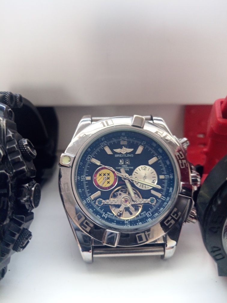 Продавам колекция часовници – Festina, Orient, Doxa, Breitling, Oruss