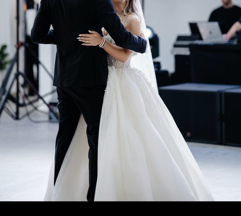 Rochie mireasa in stare perfecta inaltime 156 si 12 cm tocuri