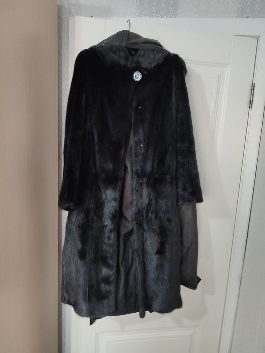 Норковая шуба классическая с капюшоном