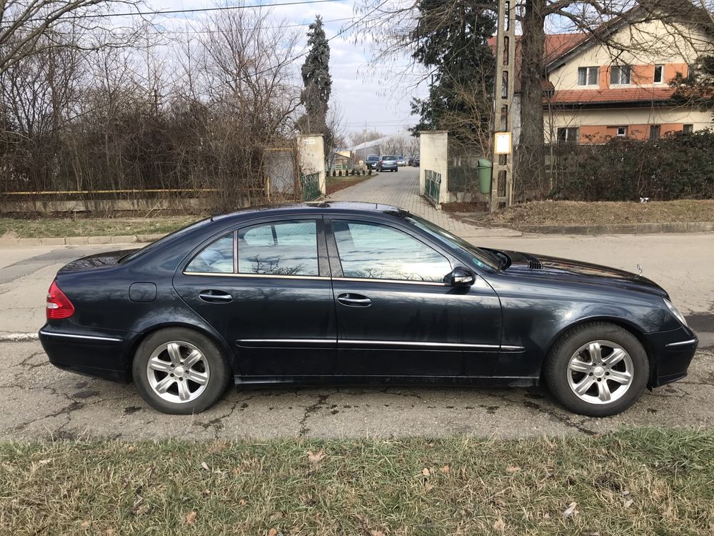 Mercedes-Benz, E240 Avantgard, cutie manuala, xenon, trapa electrica