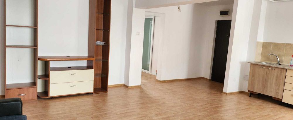 Inchiriez apartament 3 camere