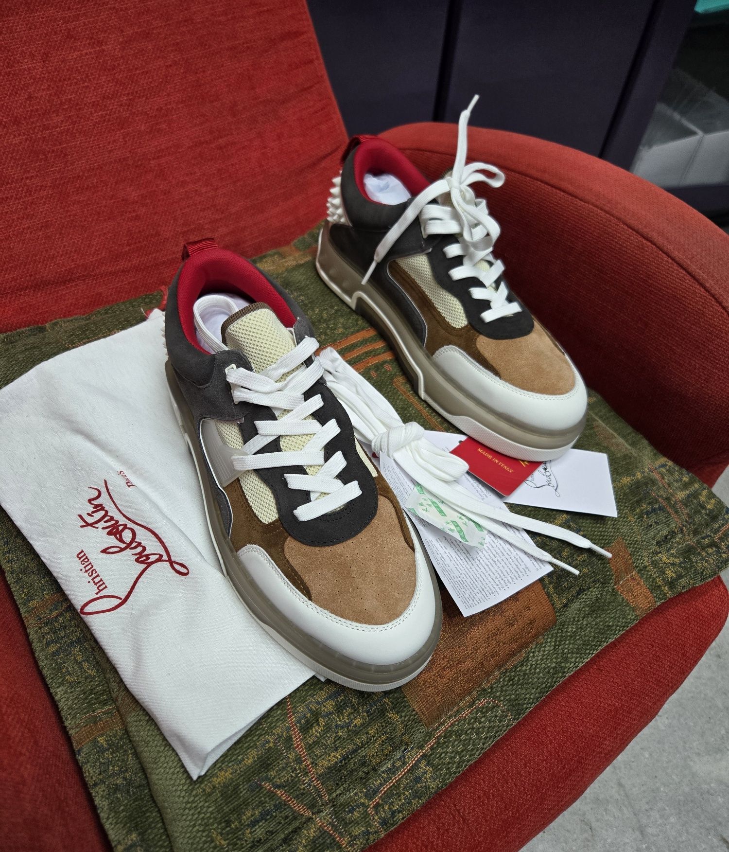 Обувки Louboutin Astroloubi