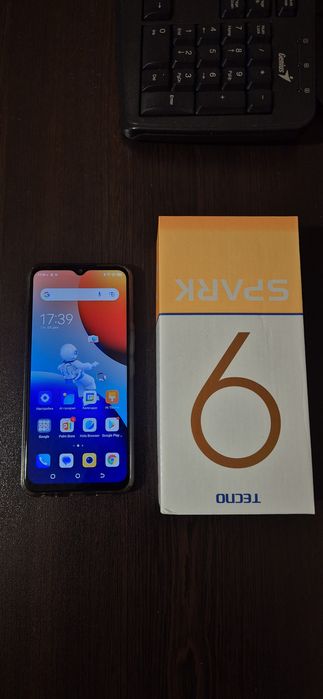 Продавам телефон  TECNO.