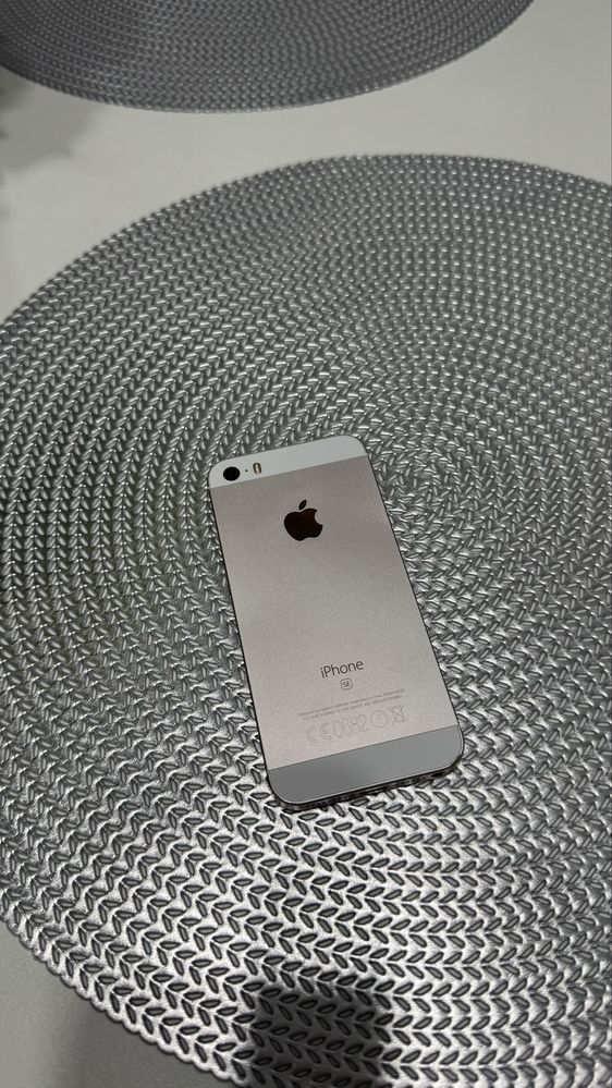 Iphone SE розовый