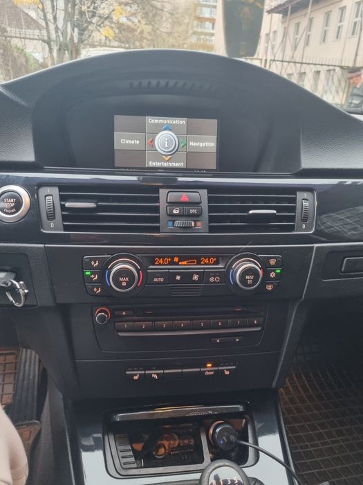 BMW 318i 2009 Facelift