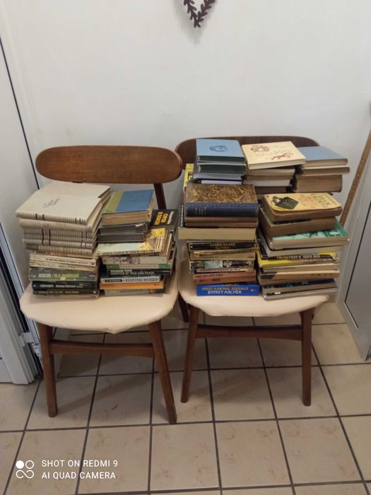 подарявам книги на български и английски