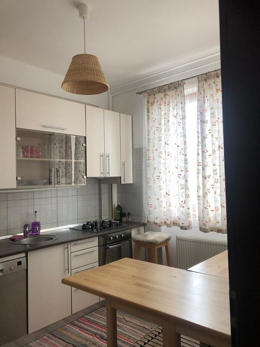 Ne închiriem apartamentul!  Proprietar