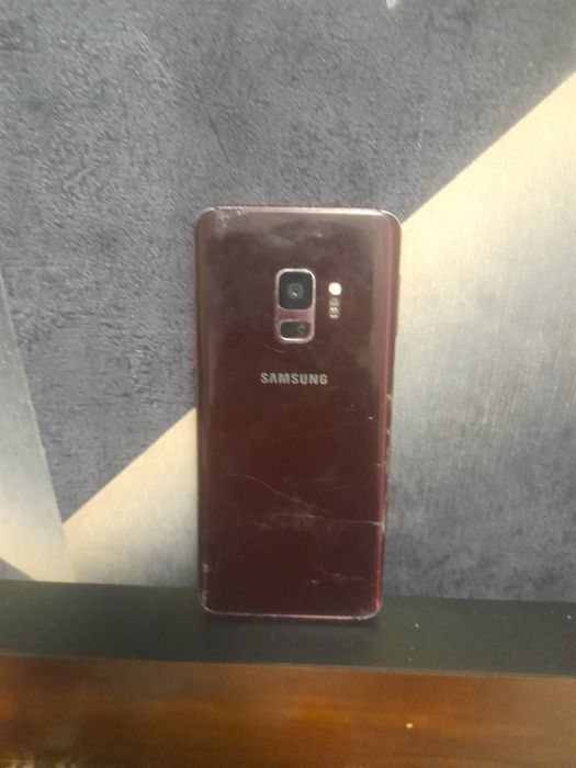 SAMSUNG S9 yaxshi islaydi