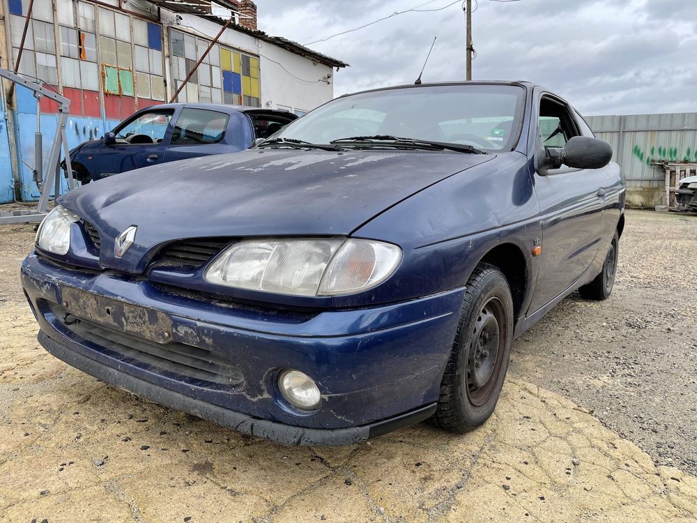 Renault megane coach 1.6 90hp На Части