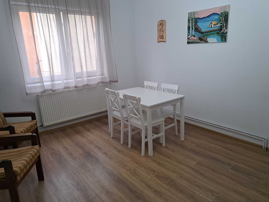 Apartament 2 camere închiriez