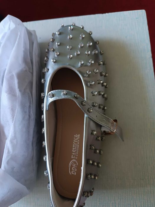 Обувь женская 40 р-р 15 тыс. новая