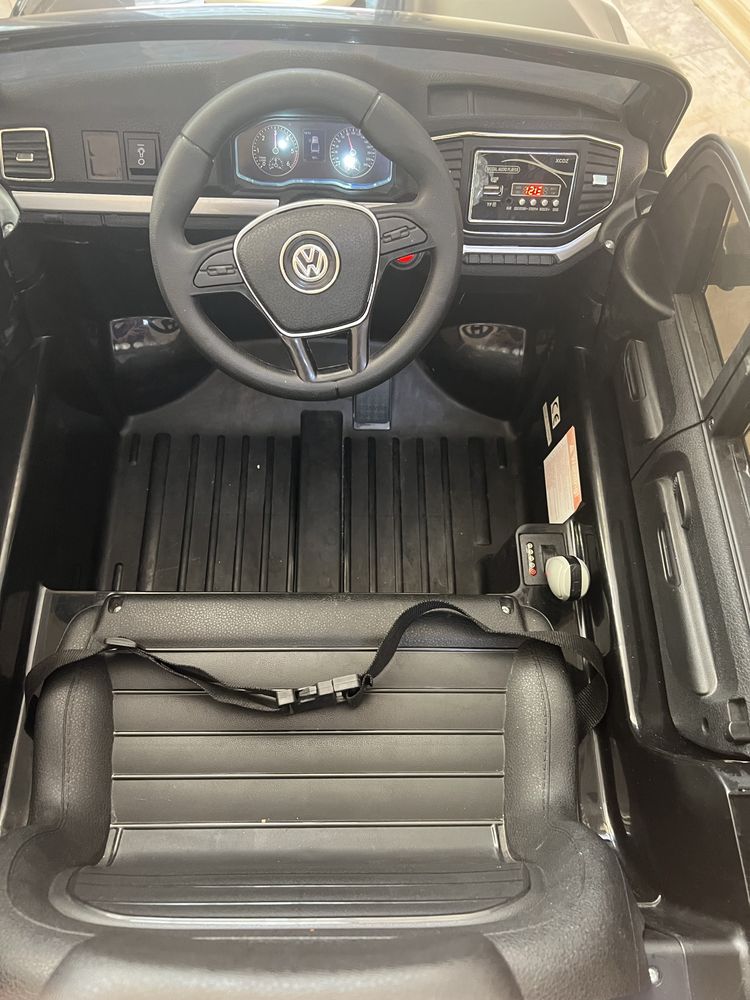 Акумолаторна количка с дистанционно vw amarok