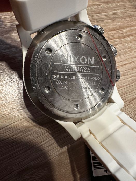 Часовник Nixon 42-20 rubber оригинален чисто нов !