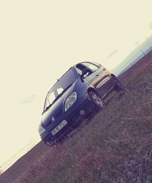 Vand Renault 1.6 benzină 16v