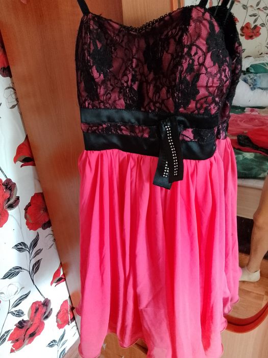 Vând 7 rochițe purtate o singura data