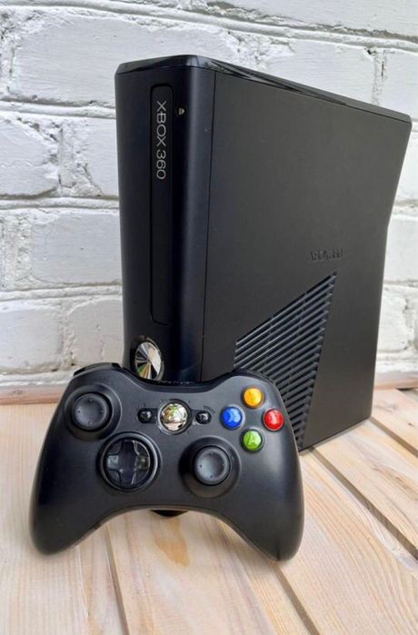 Продам Xbox с играми