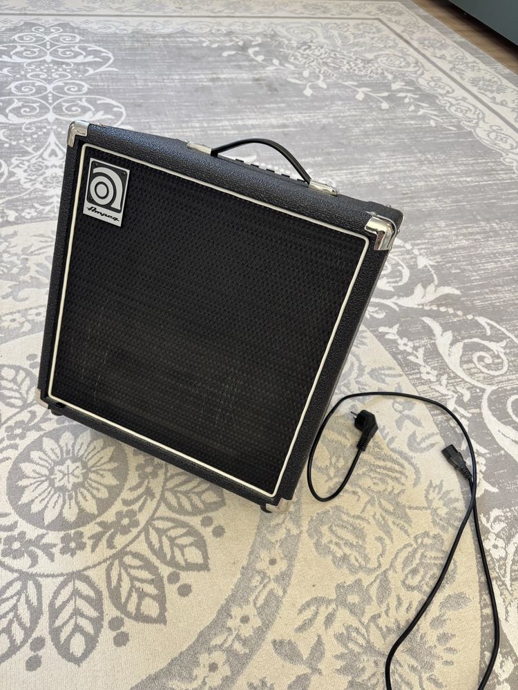 Басовый комбо AMPEG BA-110