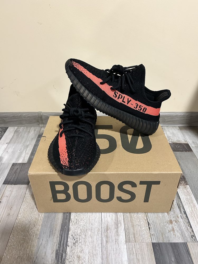 Оригинални Yeezy 350 v2 "Core Red"