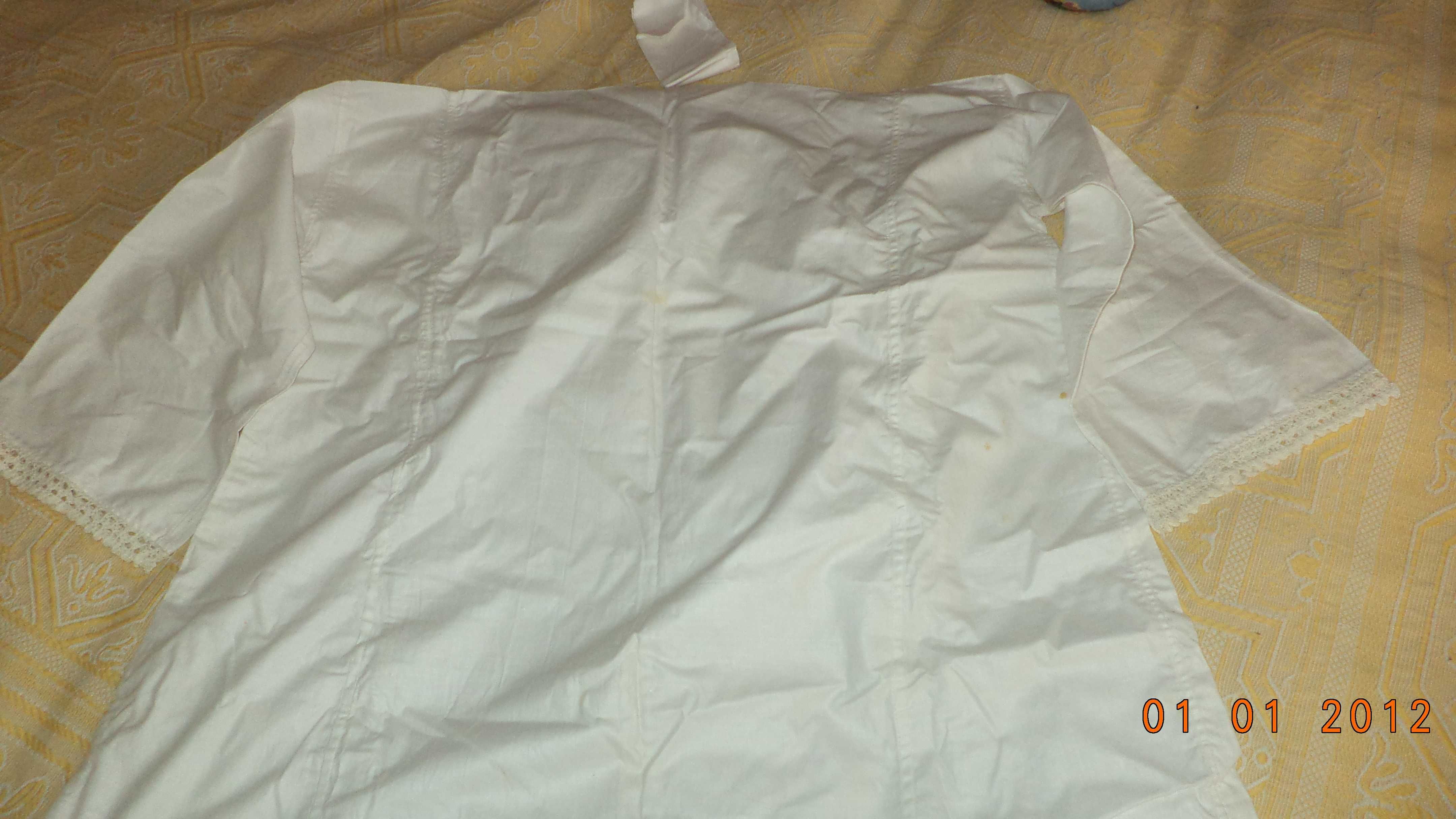 На вашето внимание - 50 годишна долна дамска тънка памучна риза