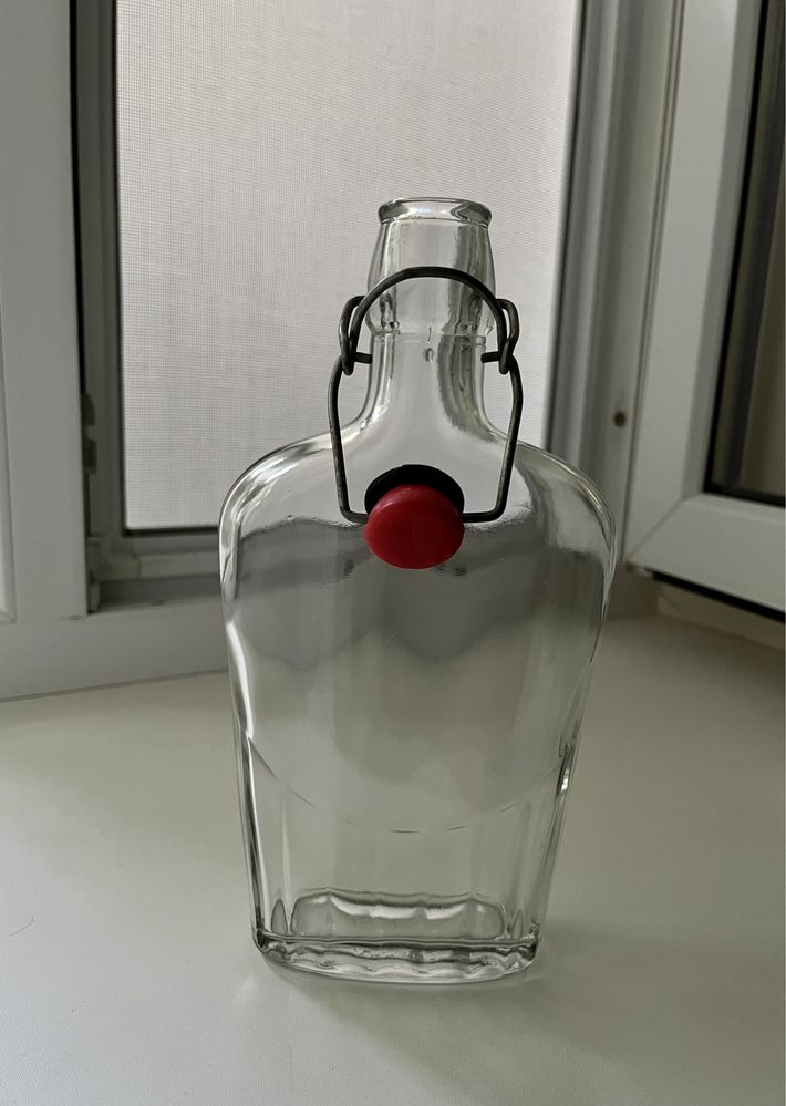Бутылки стеклянные необычные