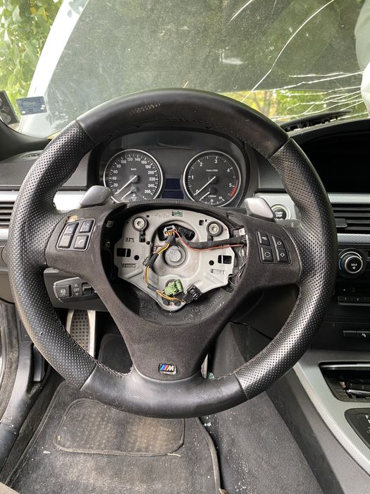 М волан с ПЕРА BMW e90,e91,e92,e87  БМВ е9х,е8х 318d,320d ,330d,335d