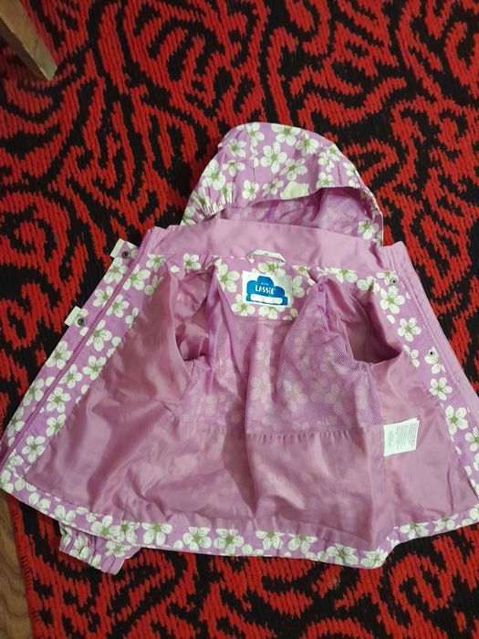 Куртка на 3-5 лет. Новая