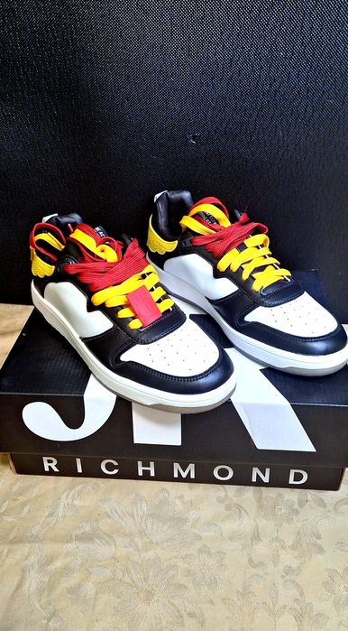 John richmond mar 41 ,noi