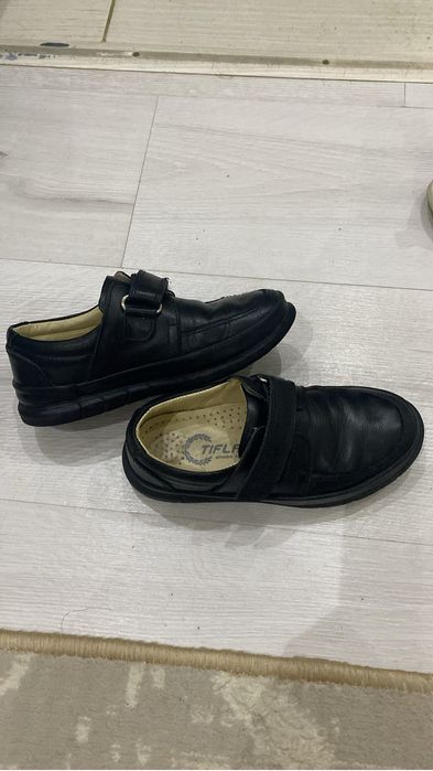 Сатылады,жағдайы өте жақсы,30 мыңға алынған аяқкиім