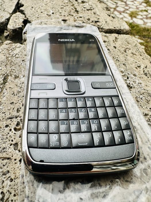 Nokia e72 aproape nou , model RM-530 , Made in Finland