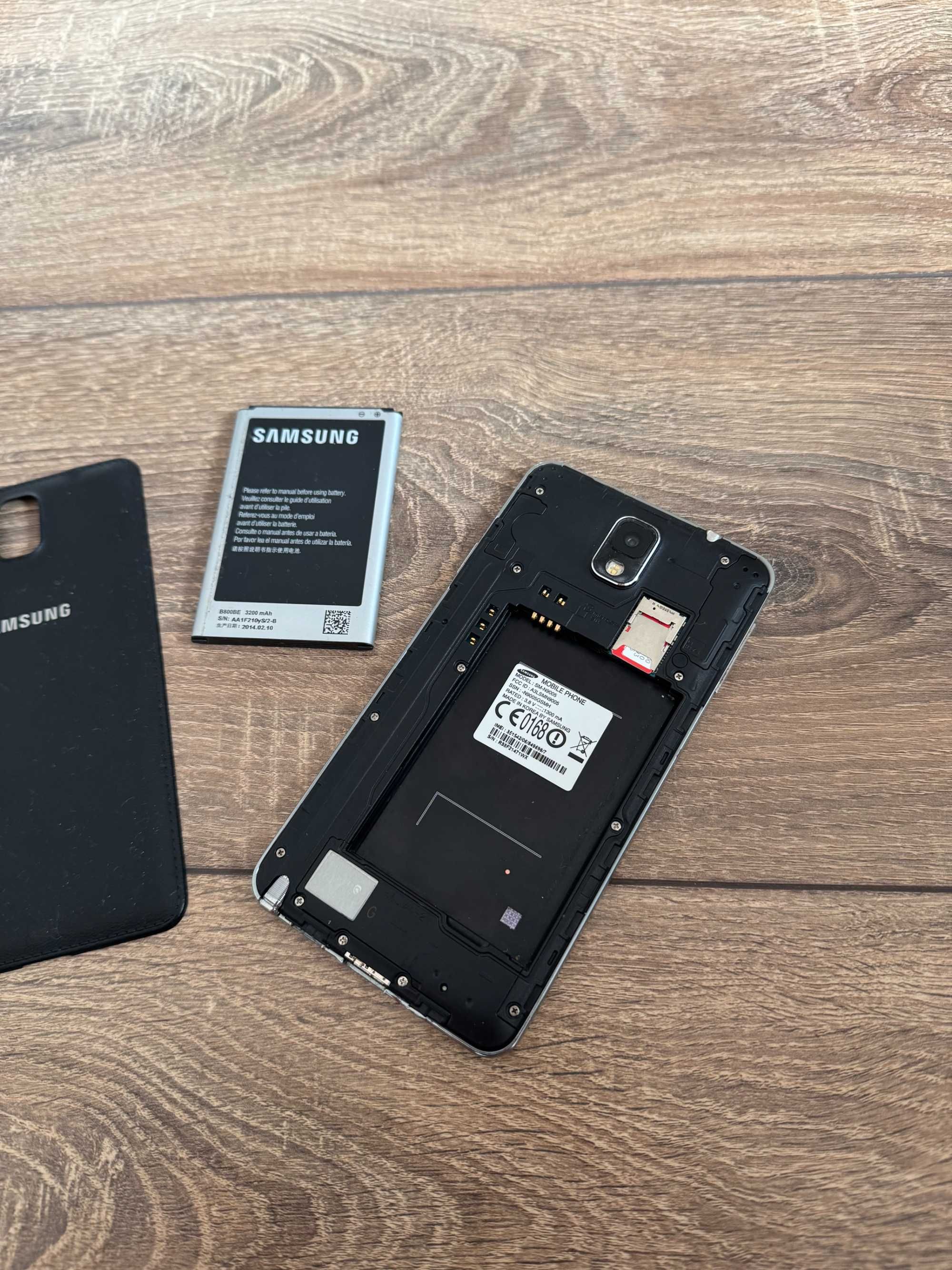 Samsung Galaxy Note 3 cu toate accesoriile