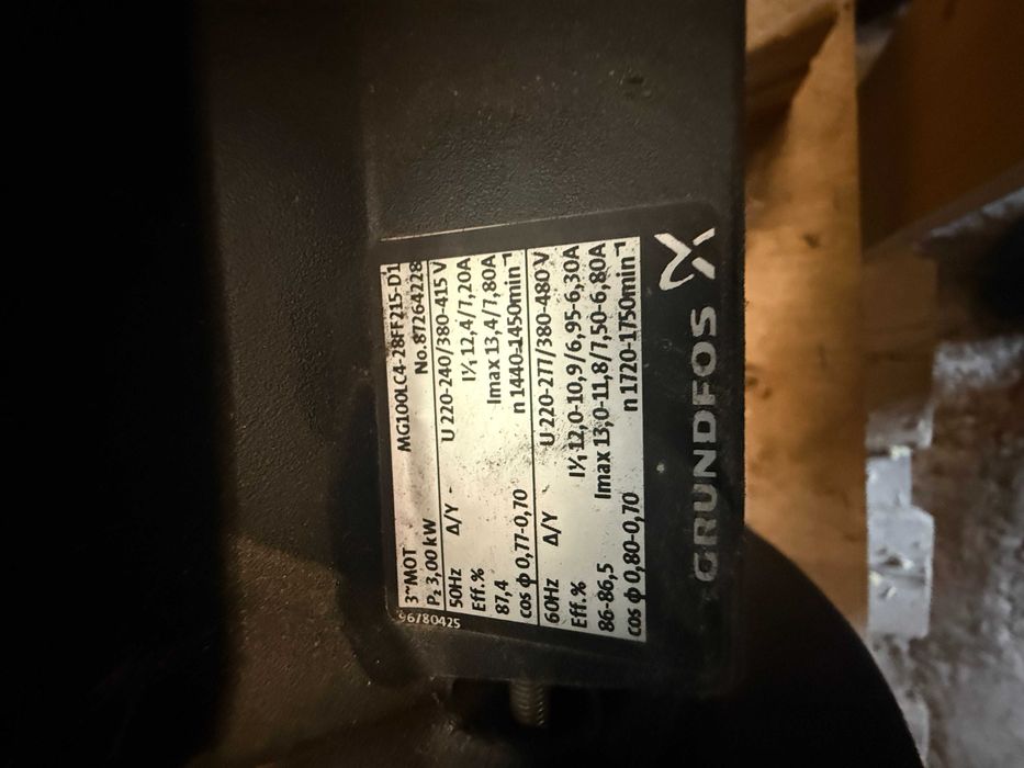 Pompă centrifugală verticală Grundfos TP50-200/215 A-F-A-BAQQV