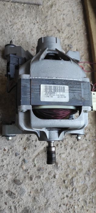 Пералня Indesit на части