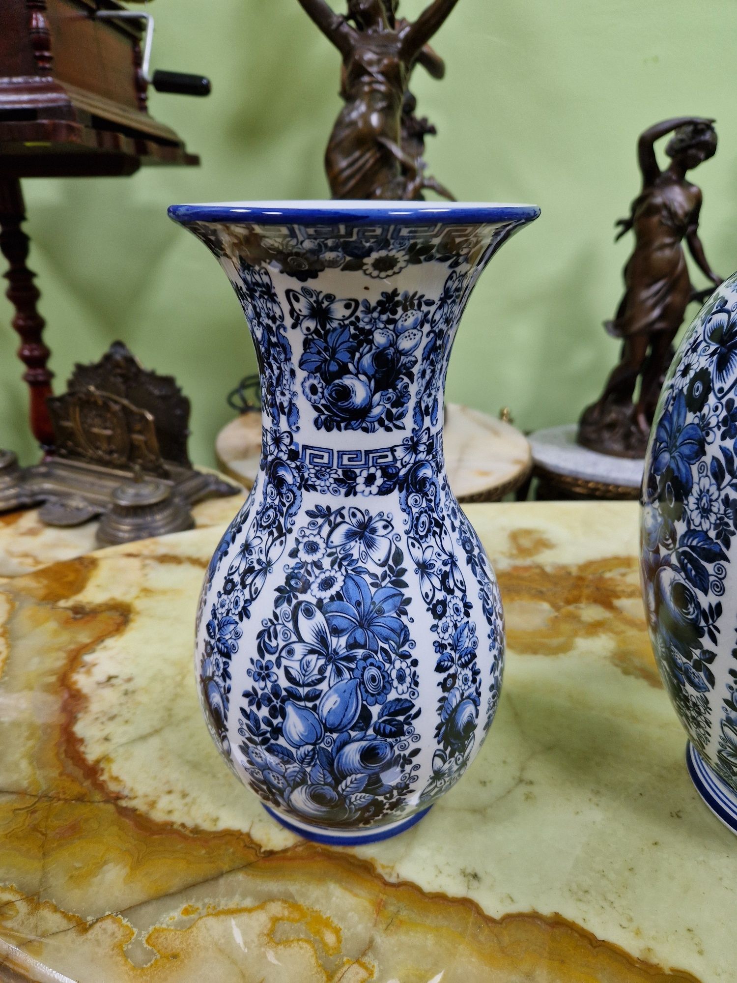 Уникален комплект антикварни колекционерски порцеланови вази Delft
