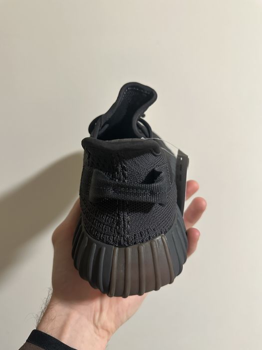 Yeezy 350 v2 Cinder