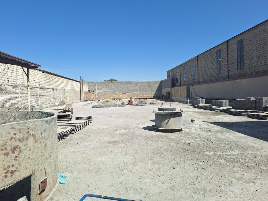 Uy sotiladi 19.2 sutik tayyor biznisiyam bor