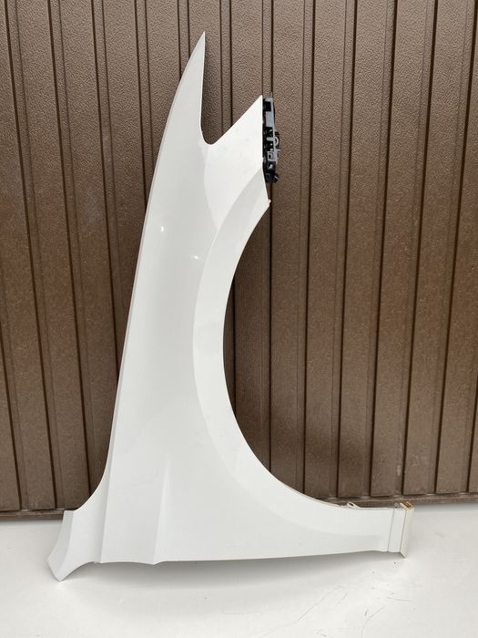 Aripa dr fata vw Passat B8 cod culoare LC9A cu suporiti si bandou 2015