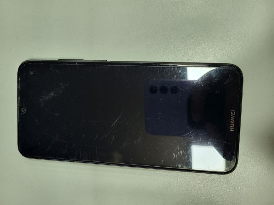 Huawei y6 2019 balck Nu este Impecabil